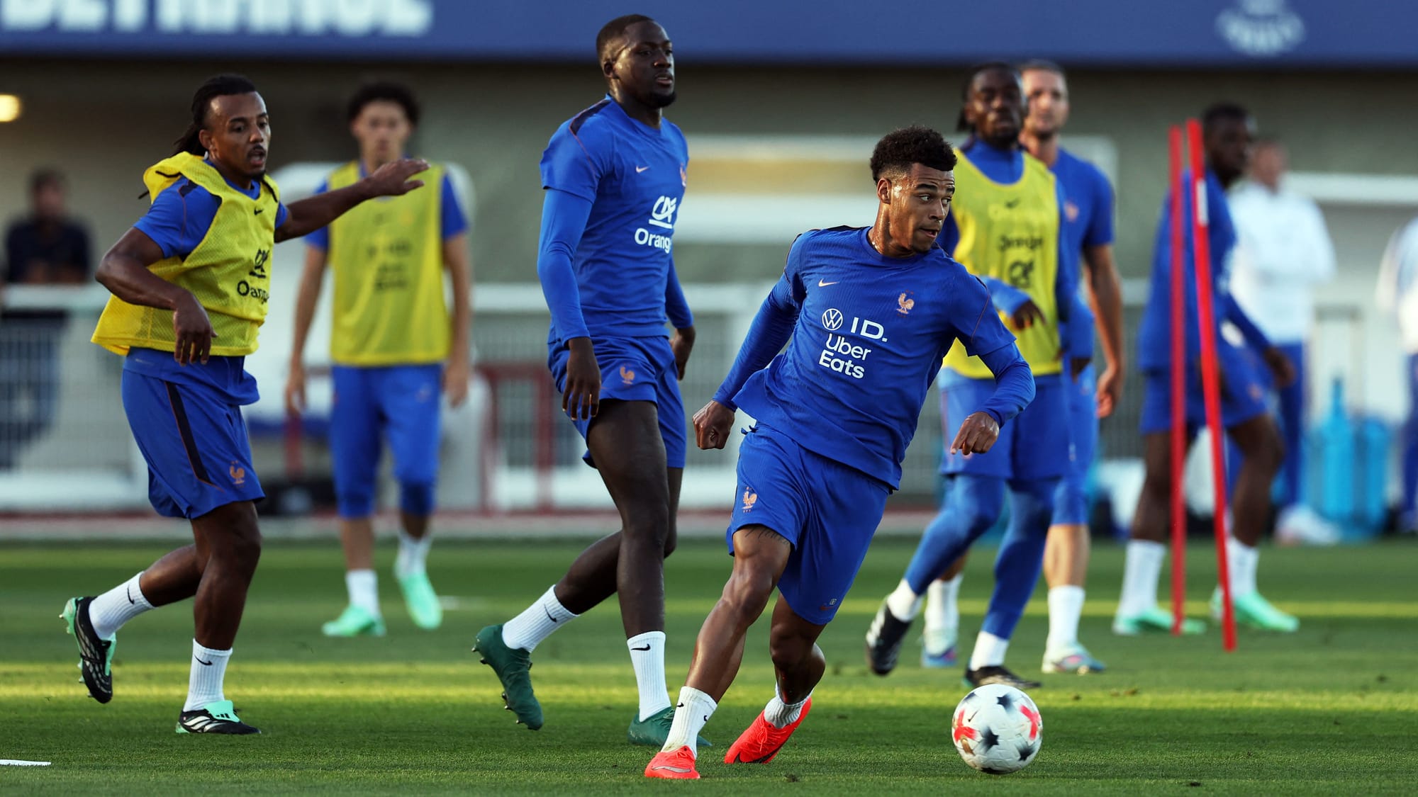 Francia aumenta la intensidad con Zinedine Zidane al mando