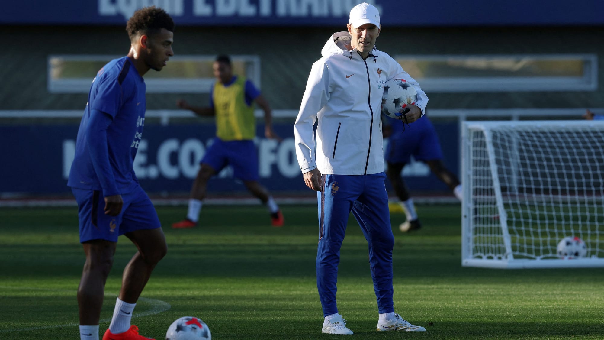 Francia aumenta la intensidad con Zinedine Zidane al mando