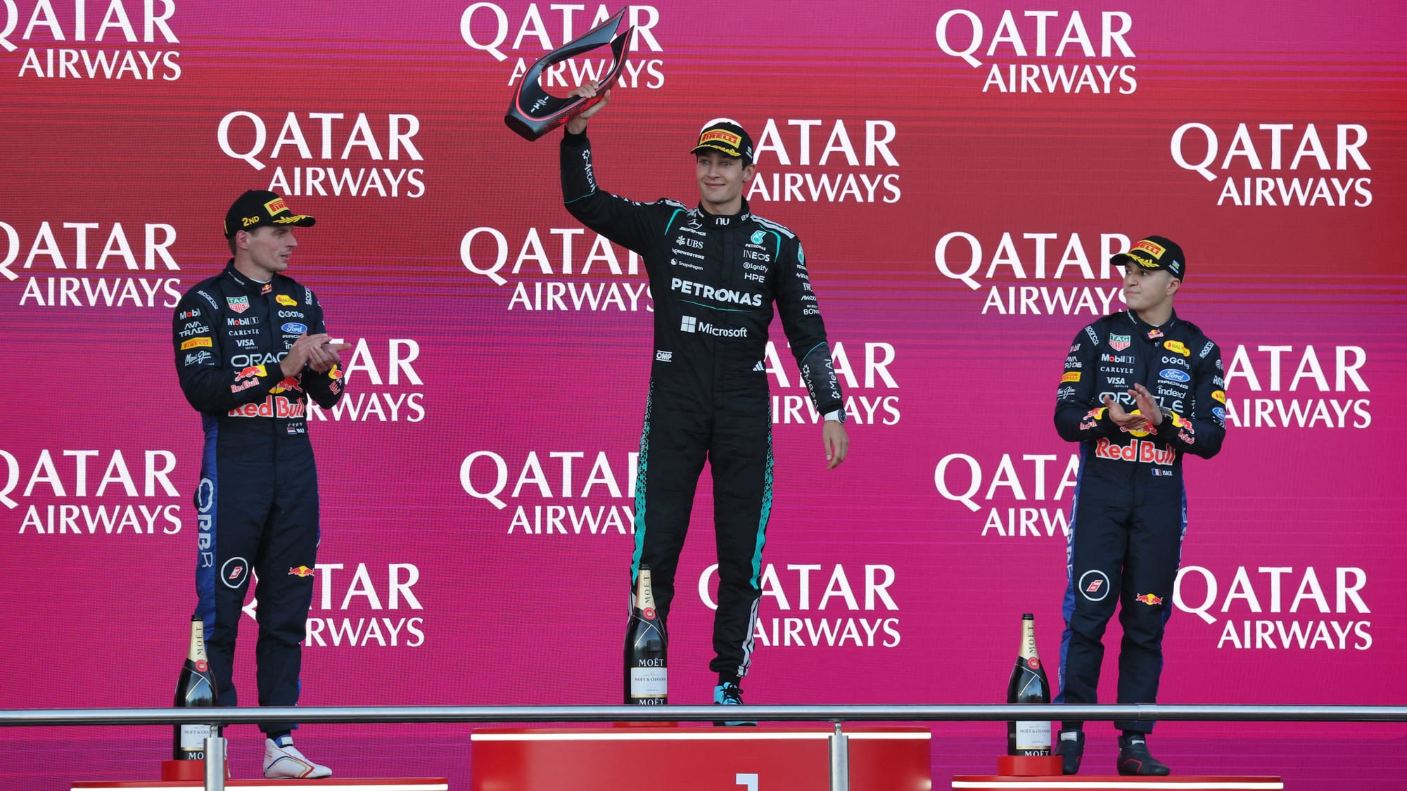 George Russell ganó en Azerbaiyán por una décima y prendió la F1