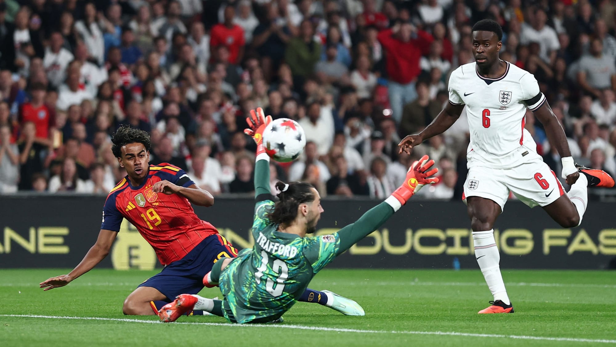 Lamine Yamal estrenó la segunda estrella de España en Wembley