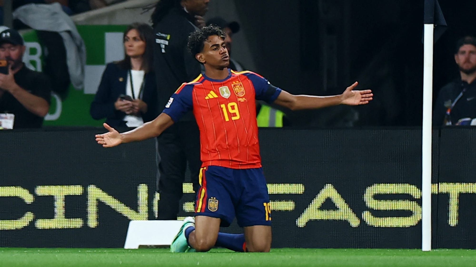 Lamine Yamal estrenó la segunda estrella de España en Wembley