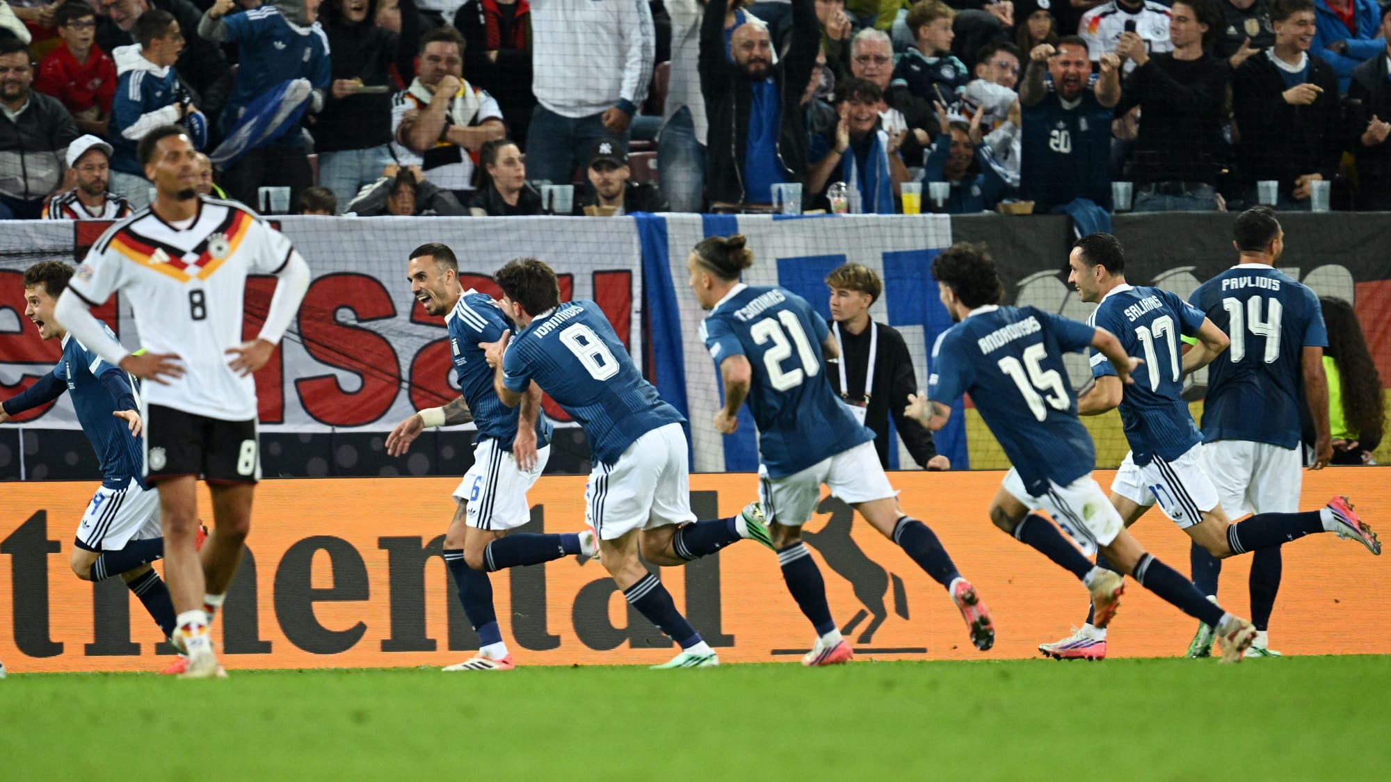 Grecia sorprendió a Alemania y es líder de su grupo en la Nations League