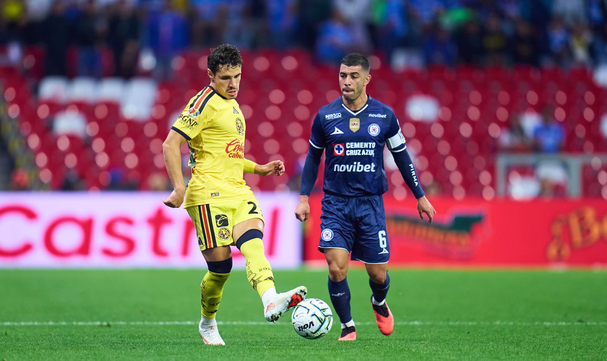 Erik Lira volvió a vestirse de celeste y anotó un gol que alivia