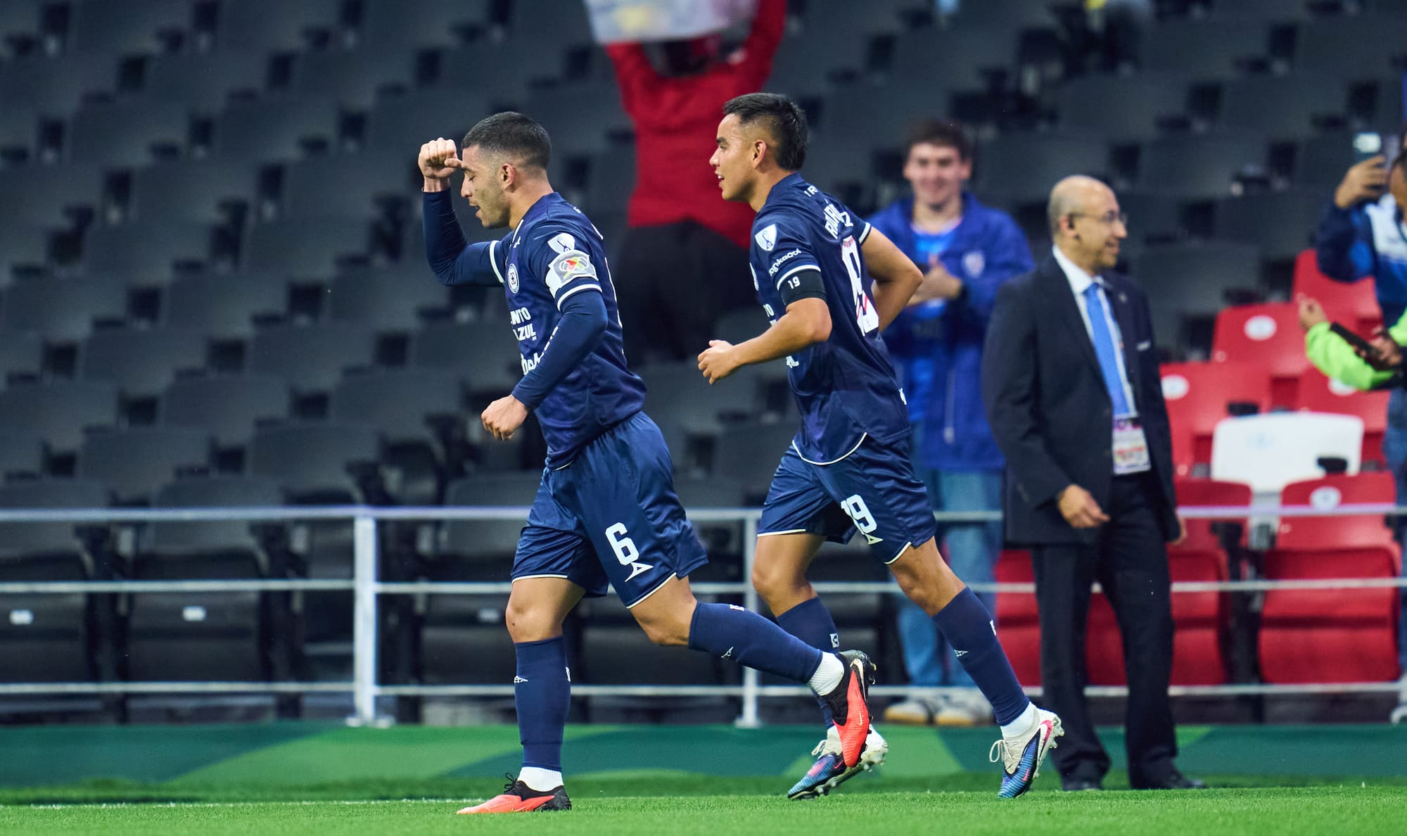 Erik Lira volvió a vestirse de celeste y anotó un gol que alivia