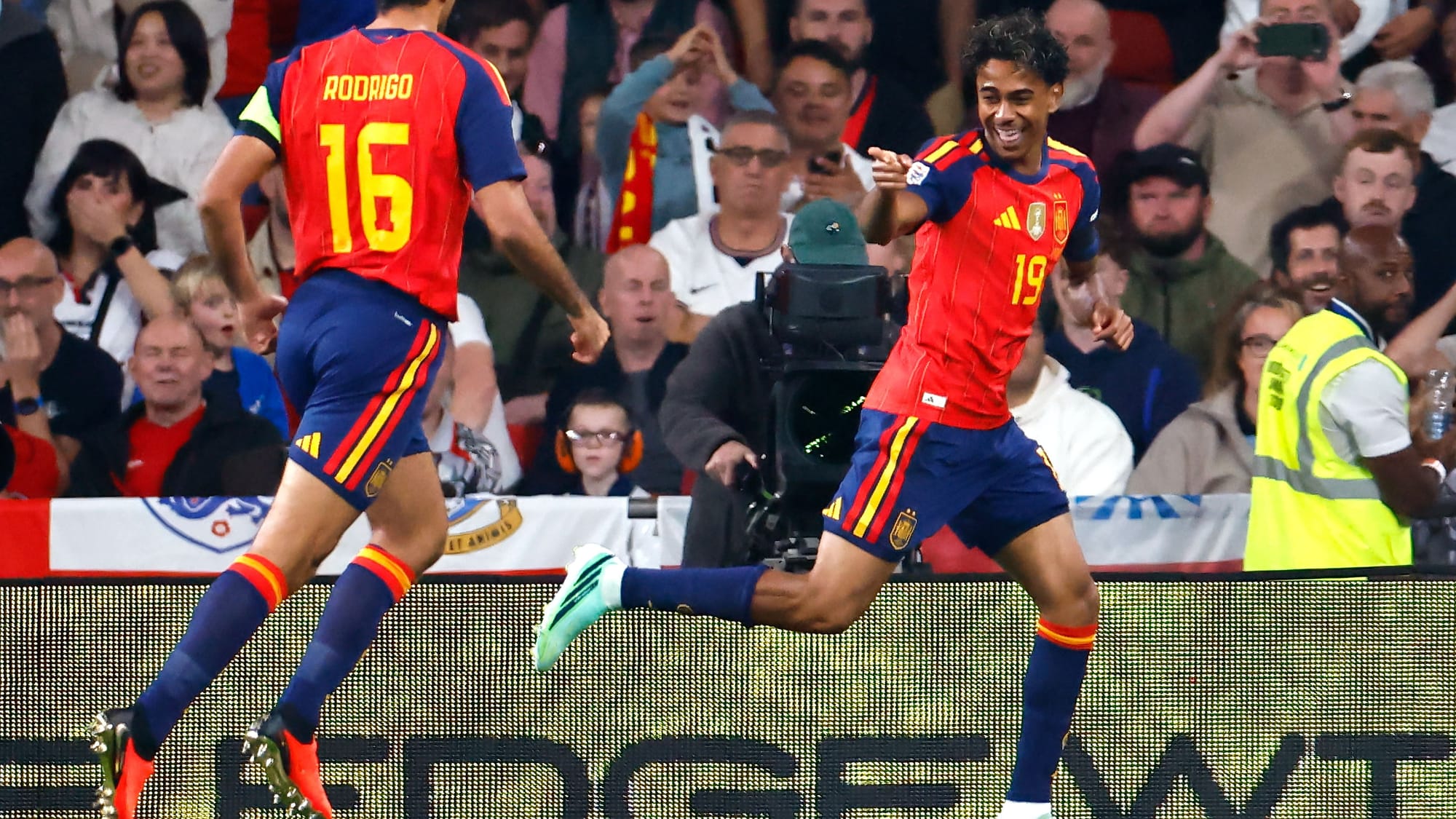 Lamine Yamal estrenó la segunda estrella de España en Wembley