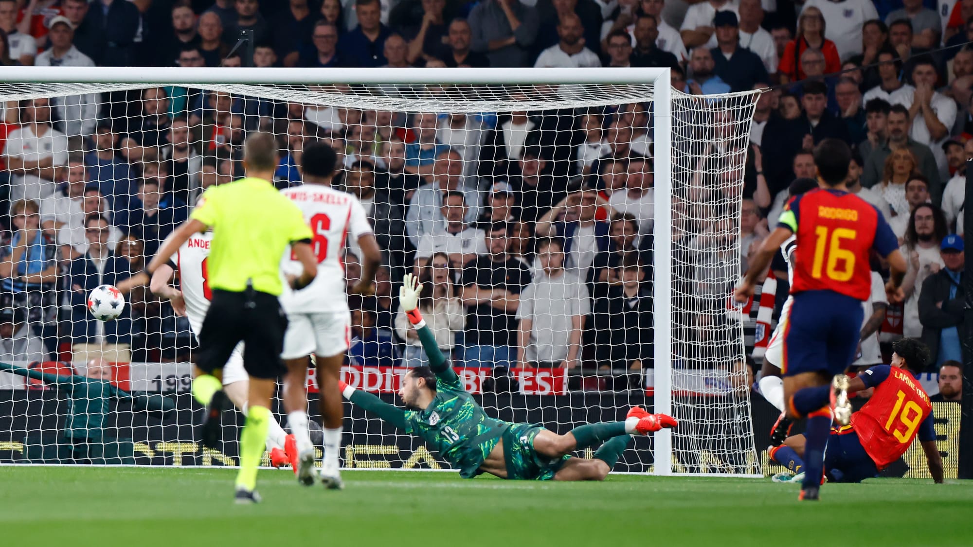 Lamine Yamal estrenó la segunda estrella de España en Wembley