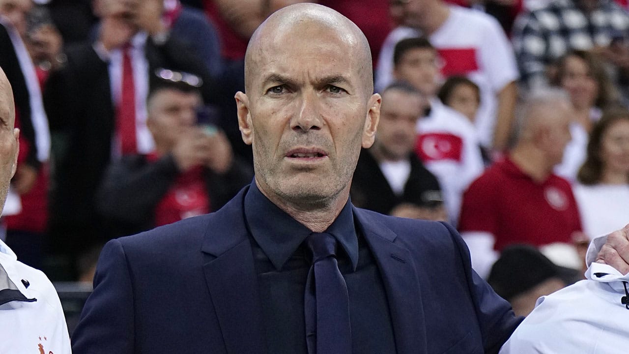 Zinedine Zidane, muy tranquilo en su debut con Francia