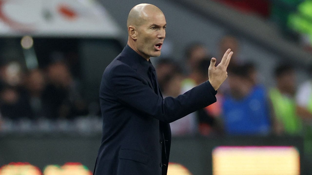 Zinedine Zidane, muy tranquilo en su debut con Francia