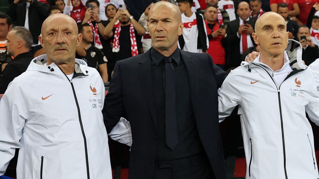 Zinedine Zidane, muy tranquilo en su debut con Francia