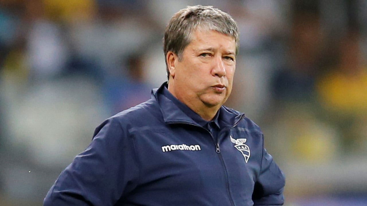 Fue vapuleado 6-0, pero el 'Bolillo' Gómez se mantiene en su puesto