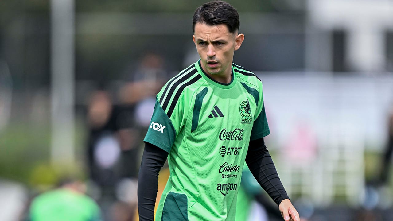 Así se ve Rafael Márquez entrenando a la Selección Mexicana