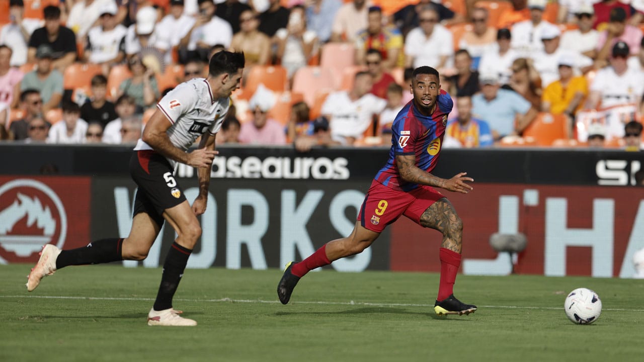 Gabriel Jesus debutó con Barcelona en La Liga