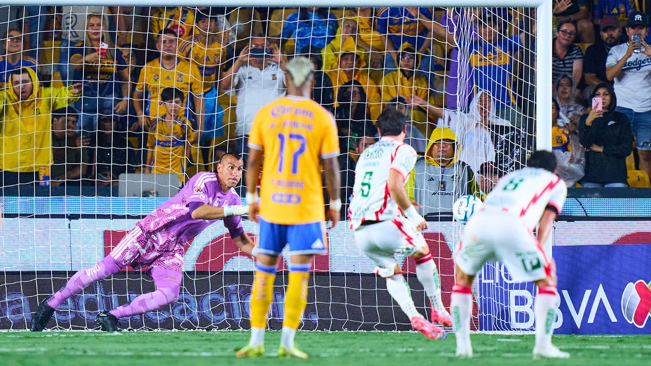 'Búfalo' Aguirre, de villano a salvador de Tigres