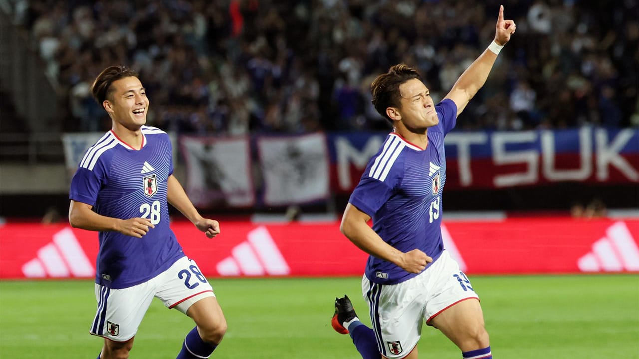 Japón amarga el debut de Diego Forlán como técnico