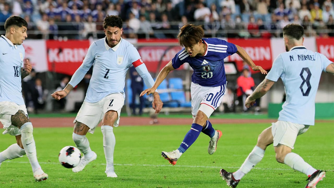 Japón amarga el debut de Diego Forlán como técnico