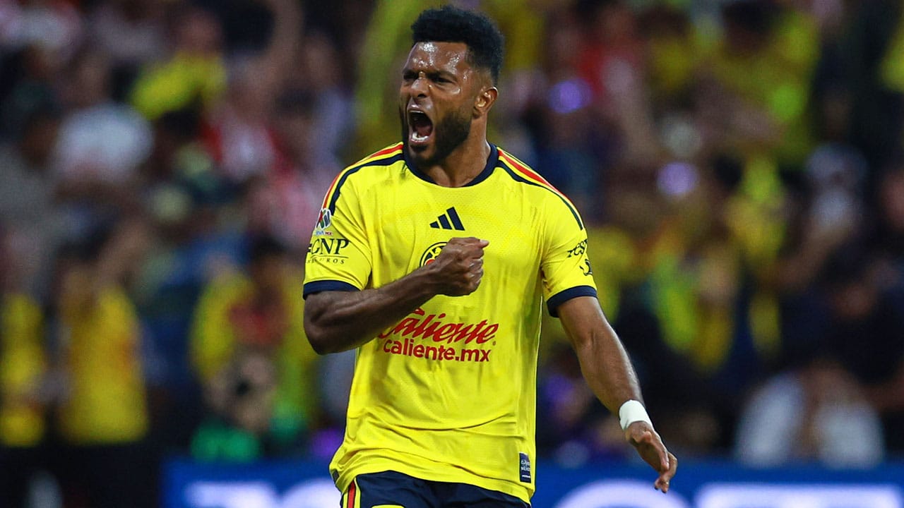 ¡Golazo eterno! Miguel Borja, chilena y doblete contra Chivas