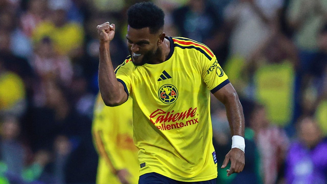 ¡Golazo eterno! Miguel Borja, chilena y doblete contra Chivas