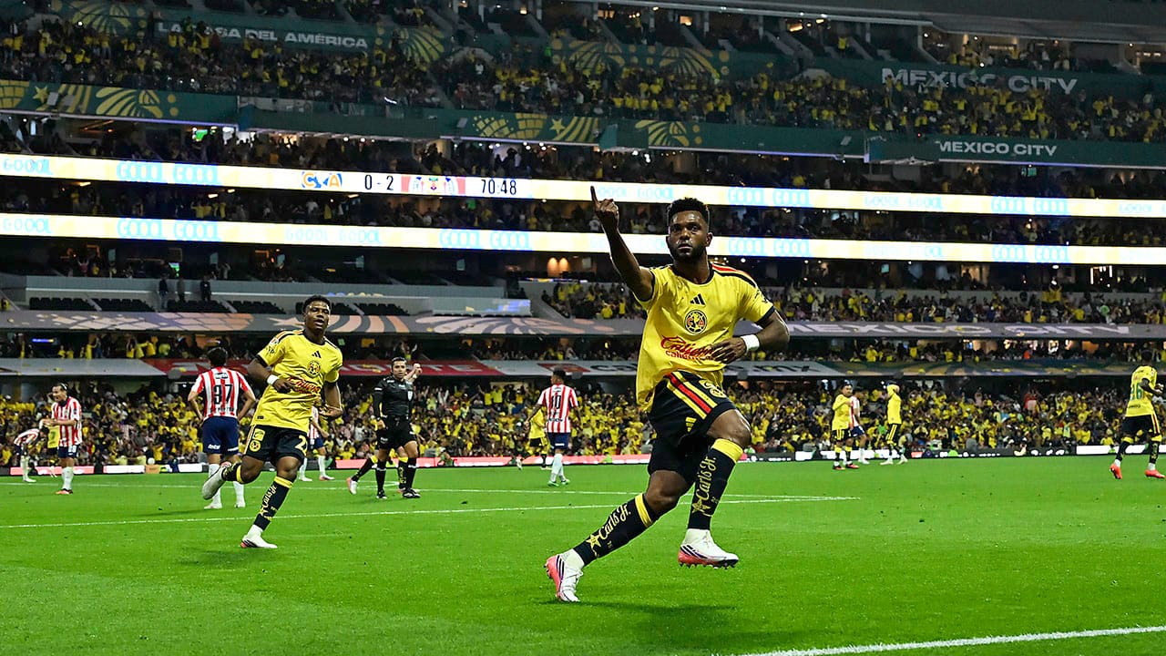 ¡Golazo eterno! Miguel Borja, chilena y doblete contra Chivas