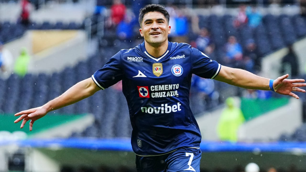 Cruz Azul, con su amada camiseta alterna, está dando un golpe de autoridad