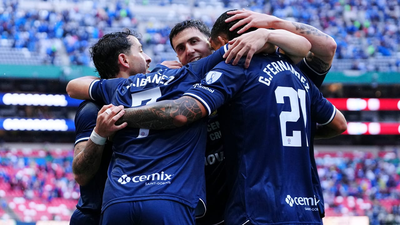 Cruz Azul, con su amada camiseta alterna, está dando un golpe de autoridad