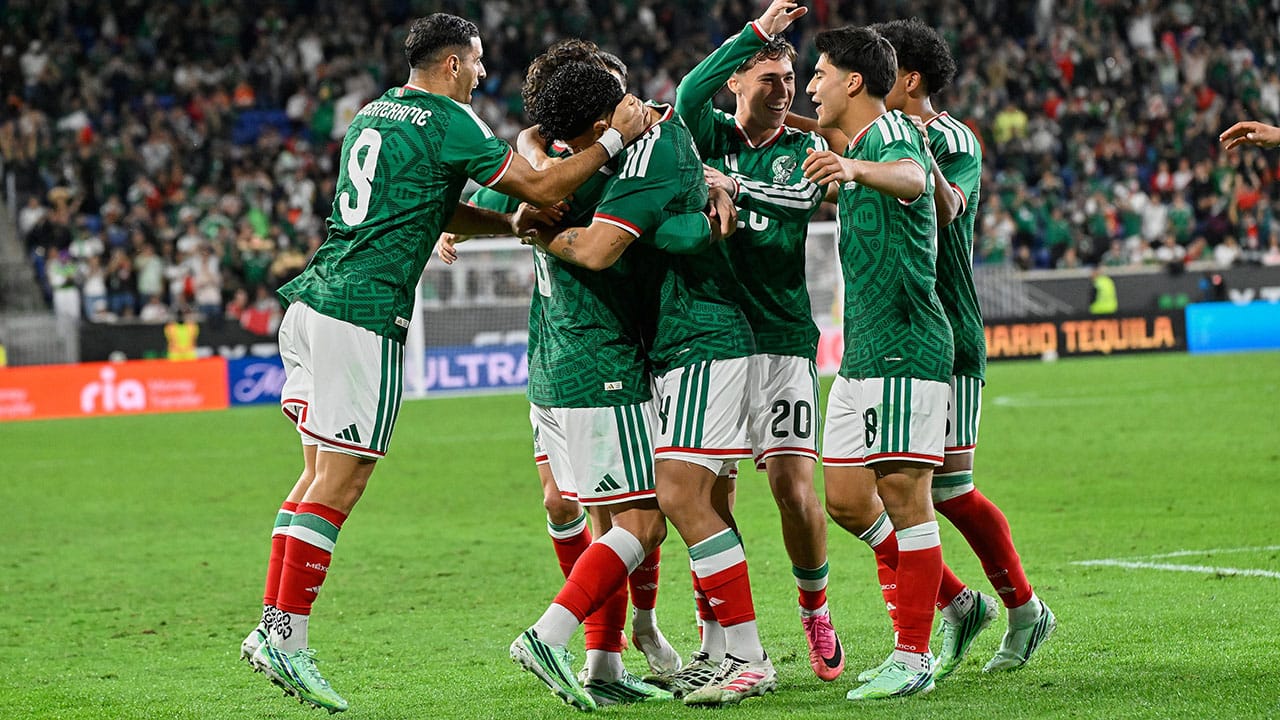 El 'experimento' funcionó y México emparejó contra Perú