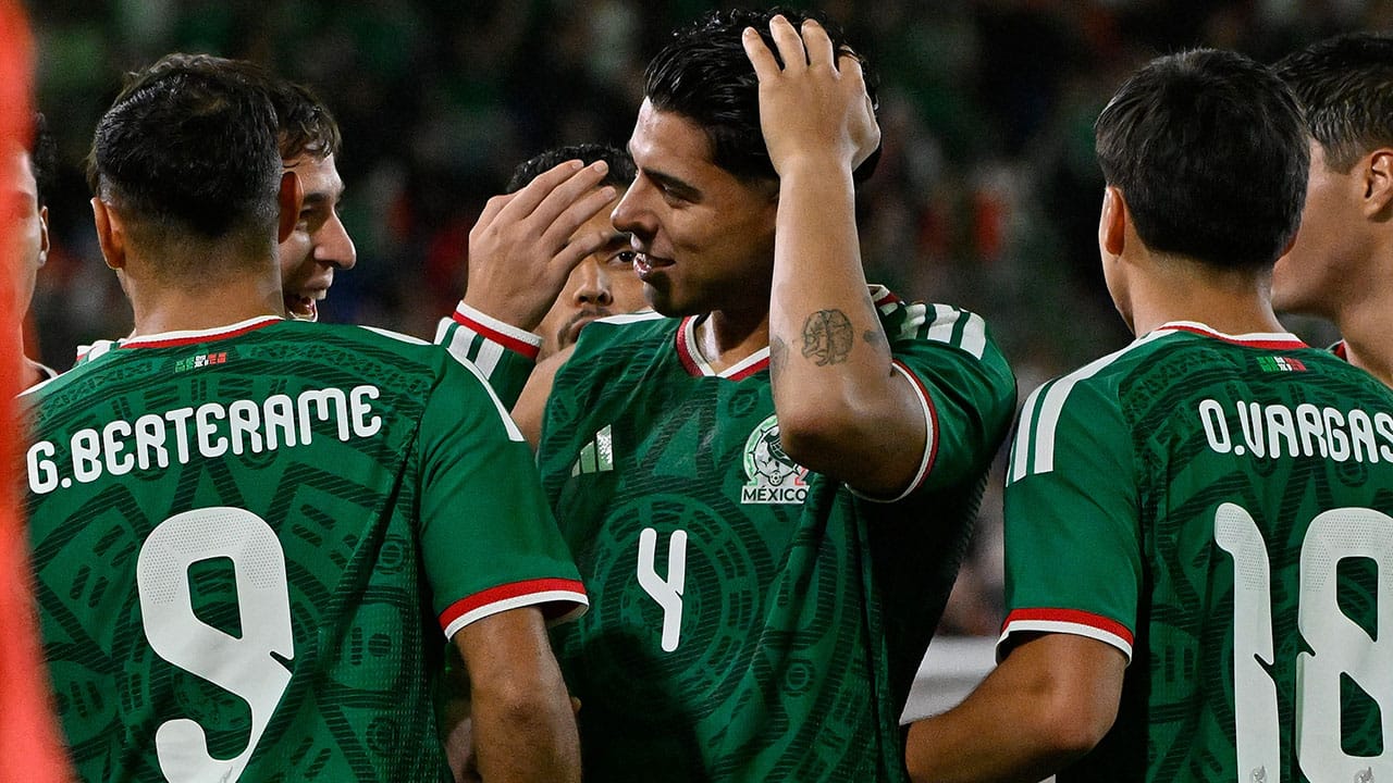 El 'experimento' funcionó y México emparejó contra Perú