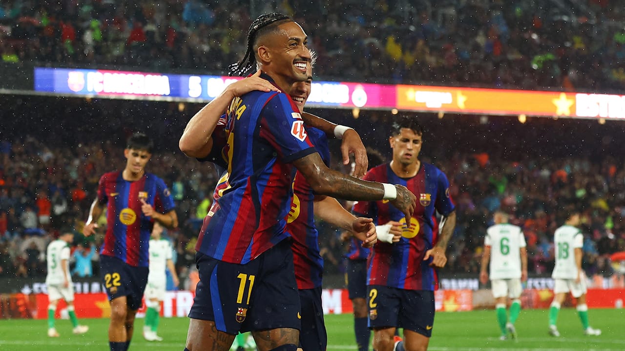 Raphinha, el gran goleador culé, se anota un triplete