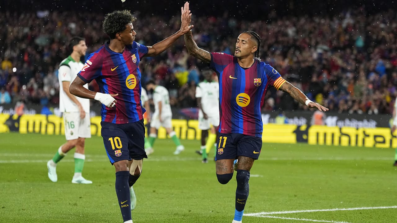 Raphinha, el gran goleador culé, se anota un triplete más