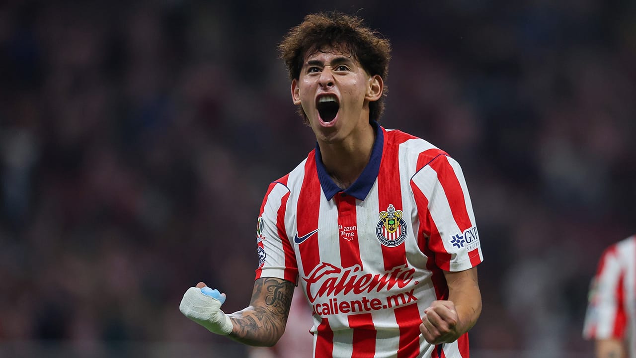 Chivas ya encontró a su nuevo goleador: Santiago Sandoval