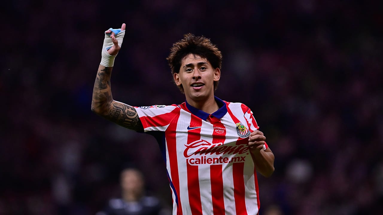 Chivas ya encontró a su nuevo goleador: Santiago Sandoval