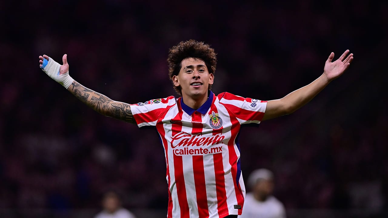Chivas ya encontró a su nuevo goleador: Santiago Sandoval