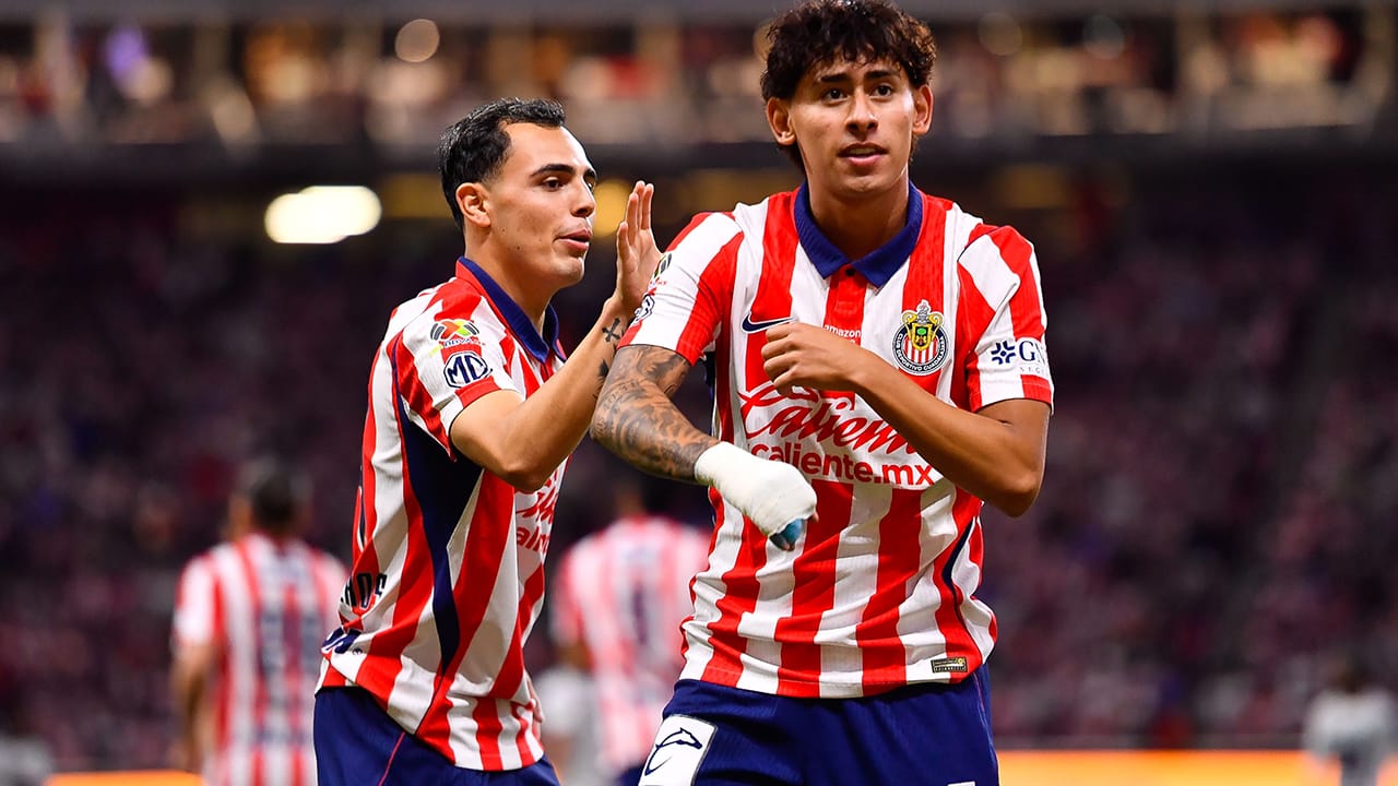Chivas ya encontró a su nuevo goleador: Santiago Sandoval