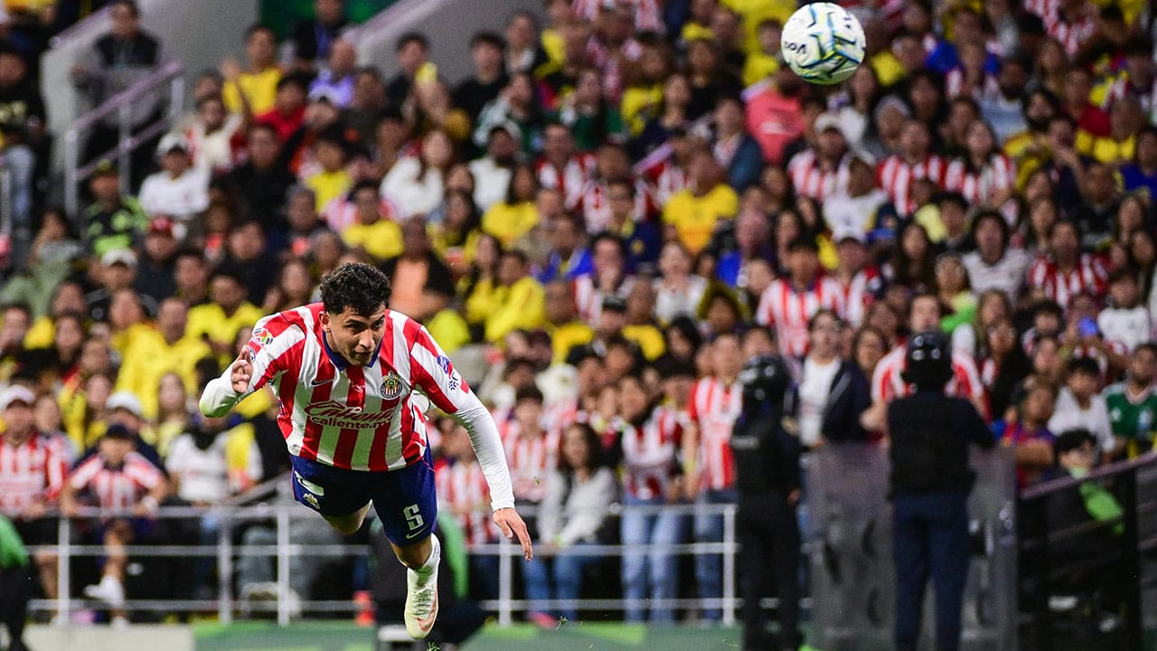 Chivas, con más gente y mucho más futbol en el Estadio Azteca