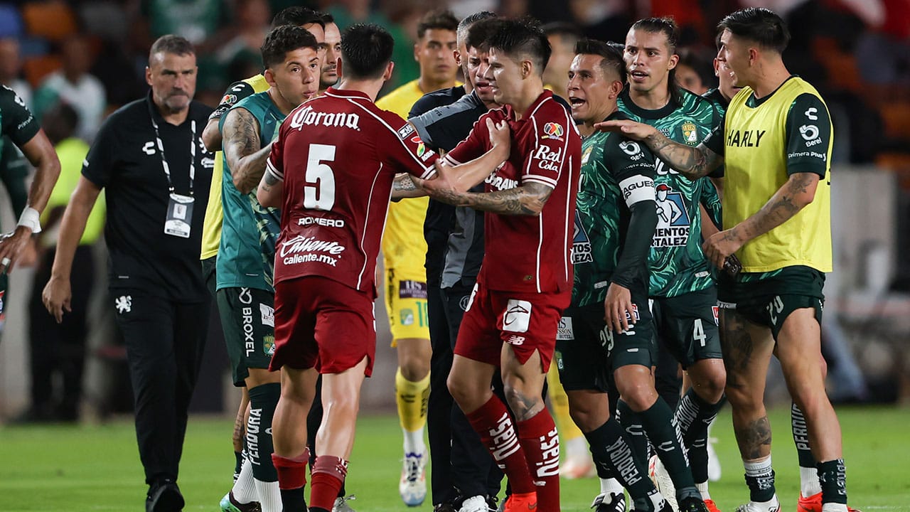 La semifinal entre León y Toluca terminó 'calientita'