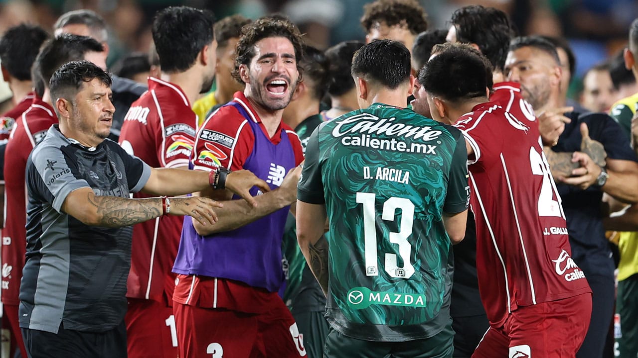 La semifinal entre León y Toluca terminó 'calientita'