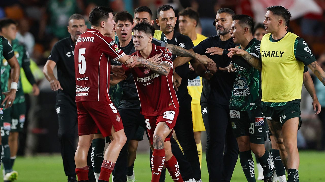 La semifinal entre León y Toluca terminó 'calientita'