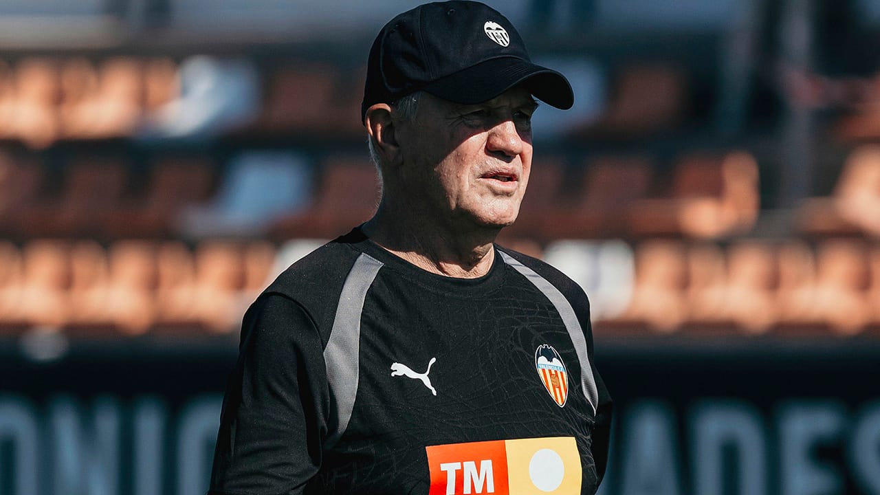 ¡Mano dura! Javier Aguirre llegó y quitó día de descanso a Valencia