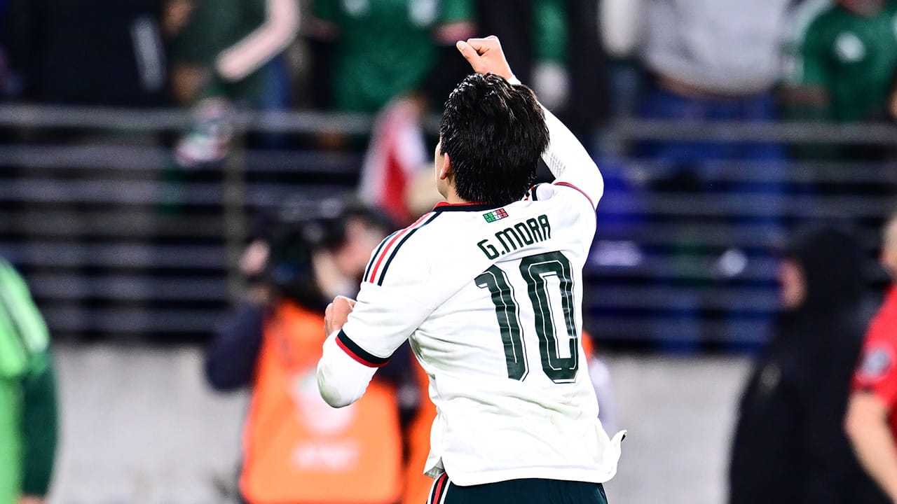 México celebra el debut de Rafa Márquez y el estreno goleador de Gilberto Mora