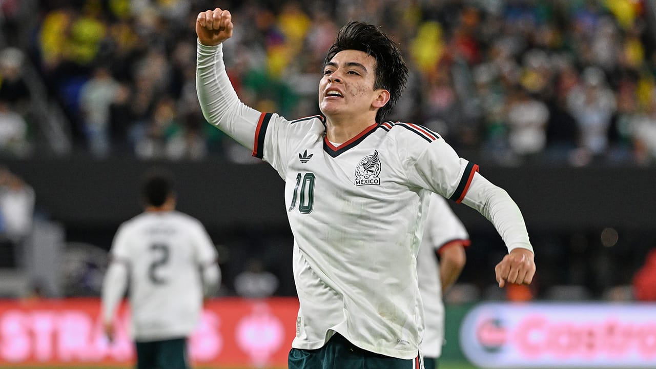 México celebra el debut de Rafa Márquez y el estreno goleador de Gilberto Mora