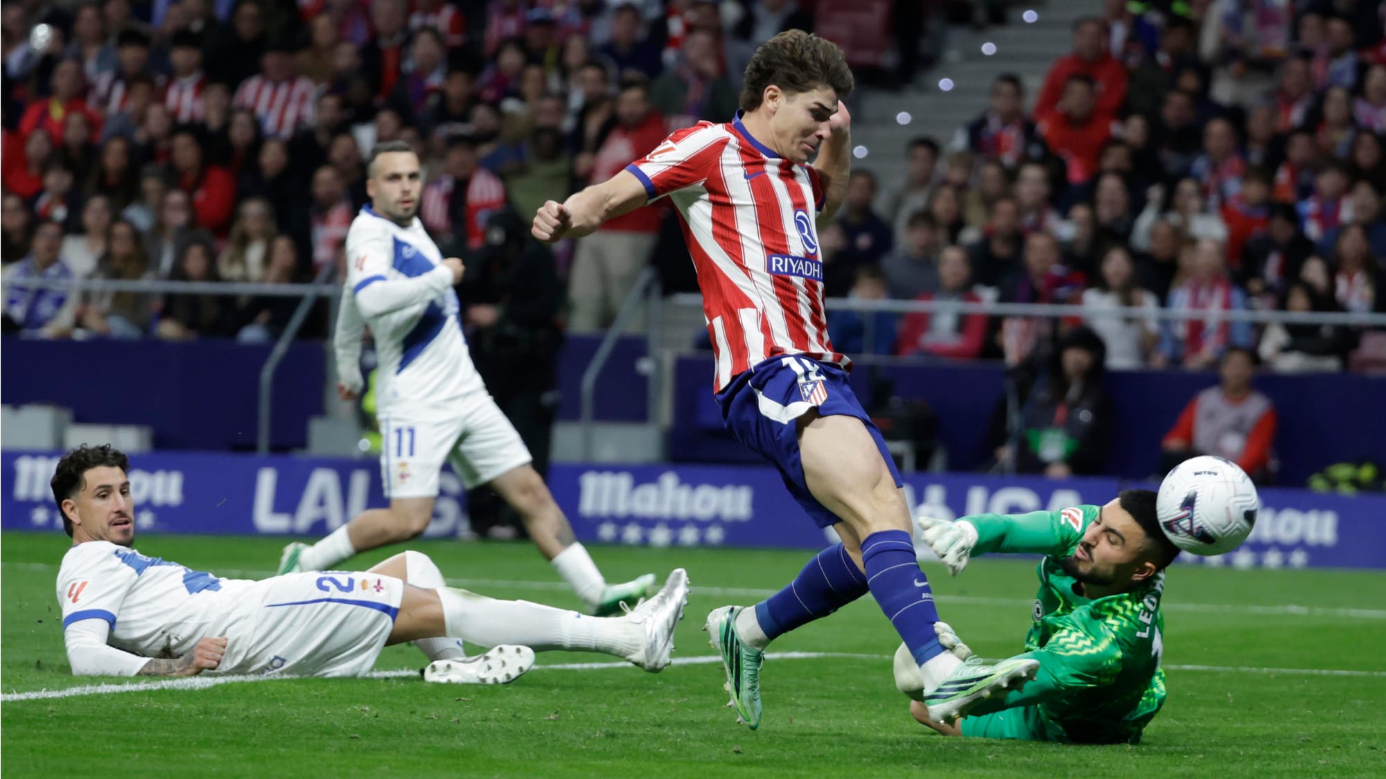 Julián Alvarez marcó y Atlético ganó en La Liga