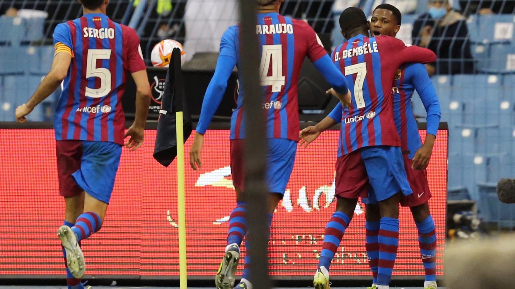 Real Madrid y Barcelona llegan a El Clásico con cuentas iguales