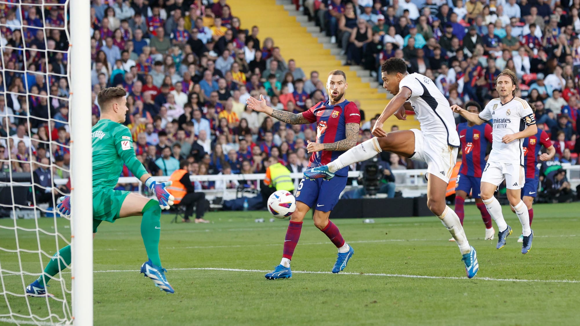 Real Madrid y Barcelona llegan a El Clásico con cuentas iguales