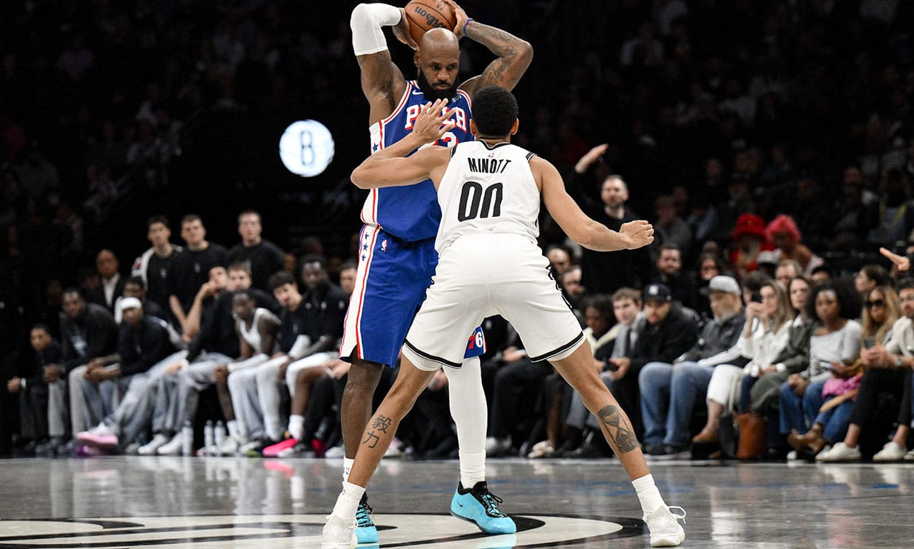 LeBron James ya debutó con el uniforme de los 76ers