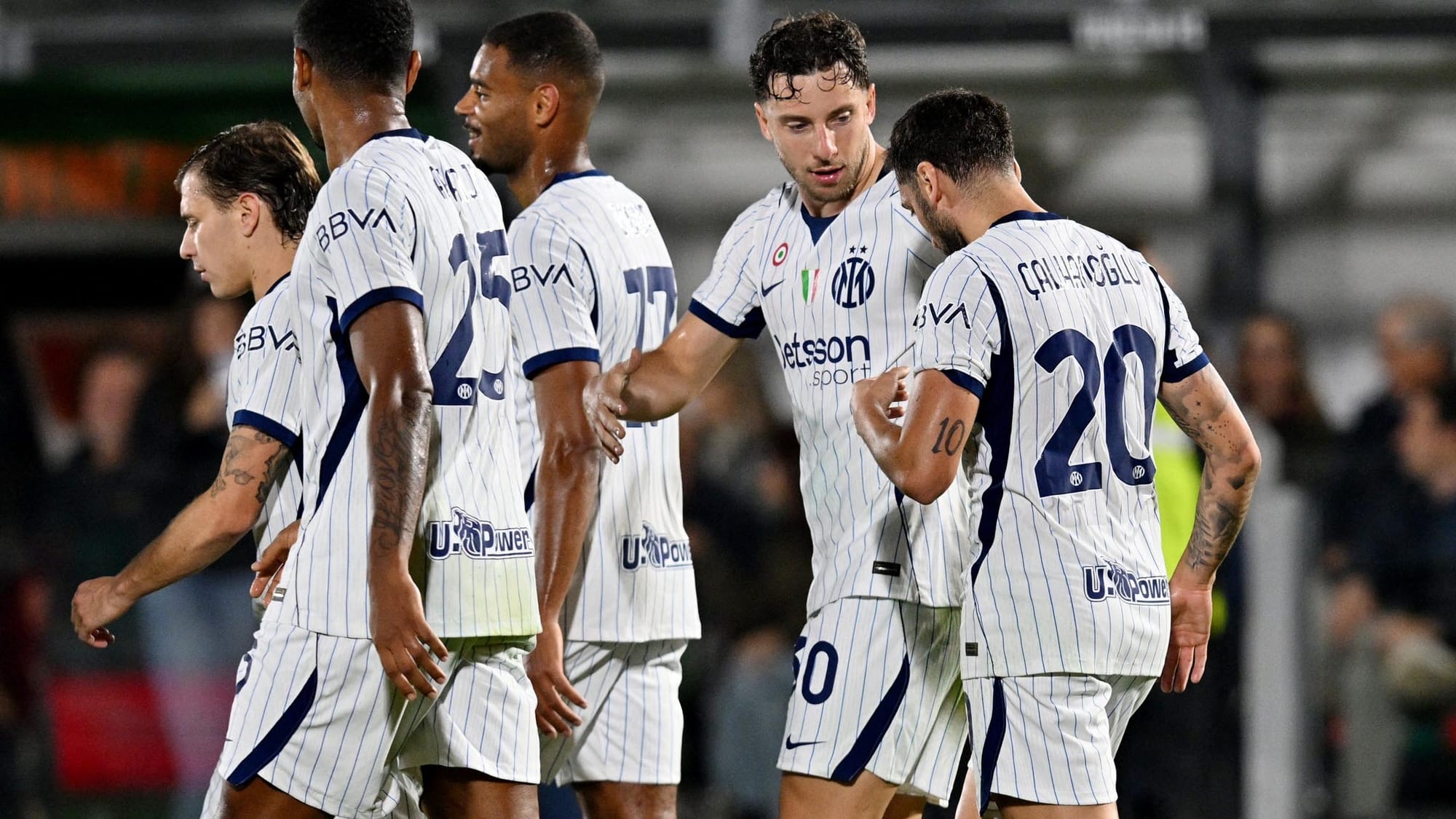 Con poco brillo, pero Inter ganó y comparte el liderato de la Serie A