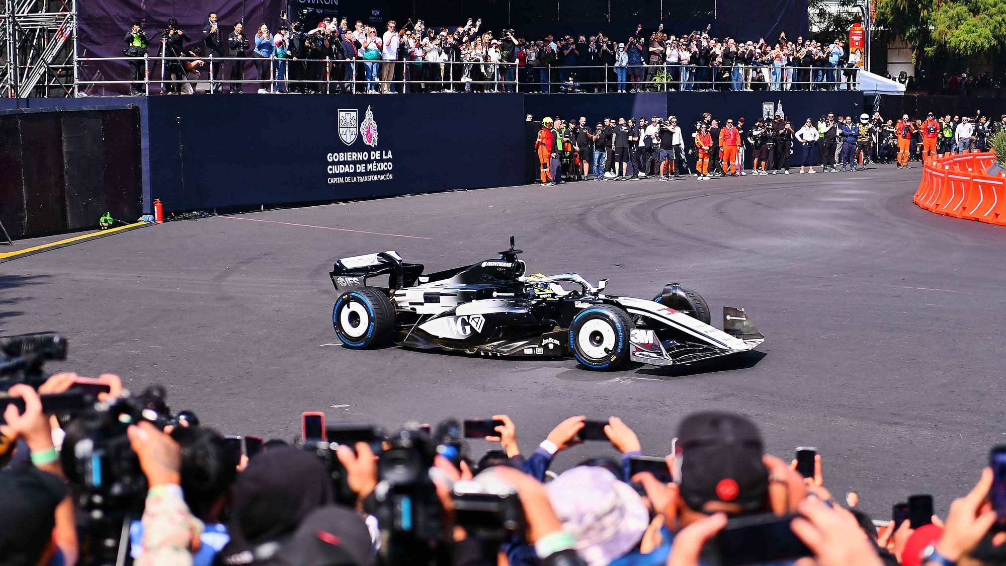 Profeta en su tierra: 'Checo' Pérez hizo rugir la Ciudad de México