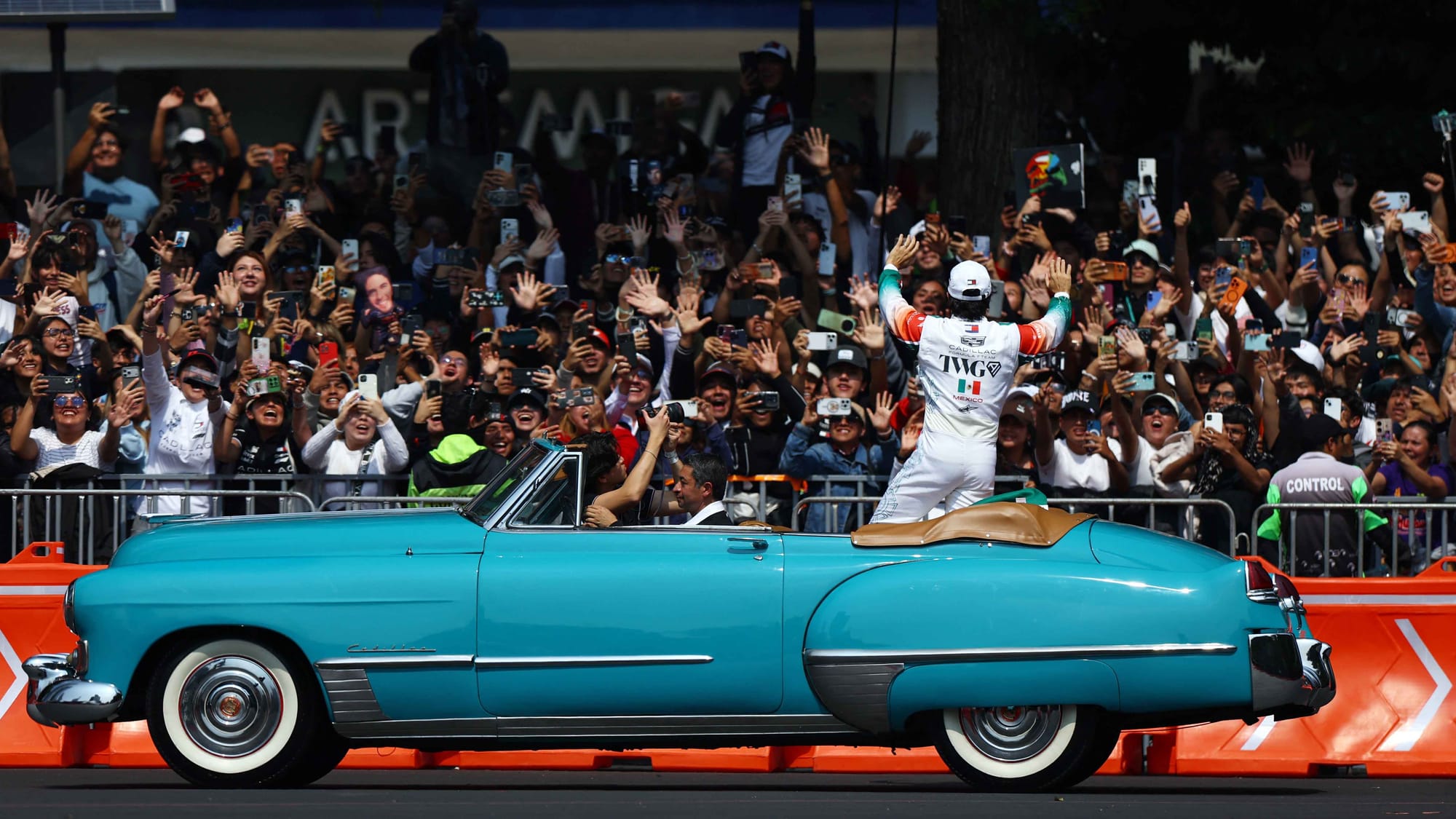 Profeta en su tierra: 'Checo' Pérez hizo rugir la Ciudad de México