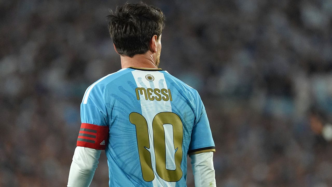 Cómo lo van a extrañar... Doble asistencia de Lionel Messi en su despedida
