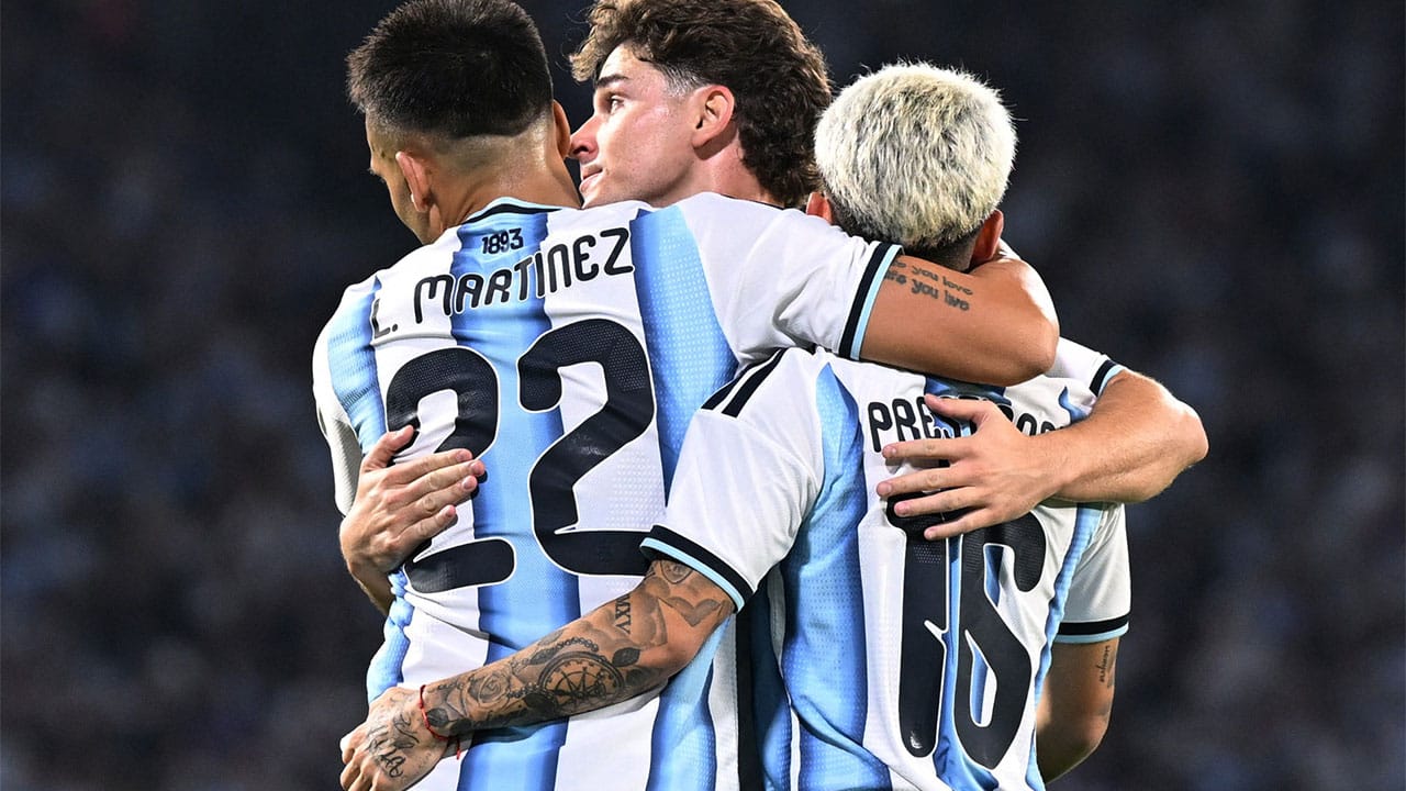 Argentina se anota una goleada más, sin Lionel Messi, ante Bolivia
