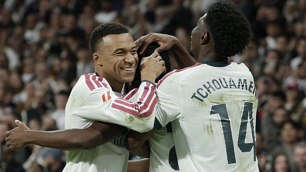 Kylian Mbappé está de vuelta; doblete ante el Sevilla en la semana crucial