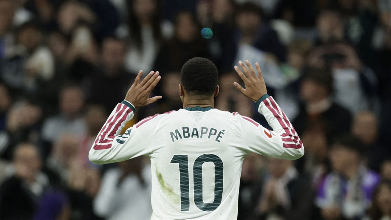 Kylian Mbappé está de vuelta; doblete ante el Sevilla en la semana crucial